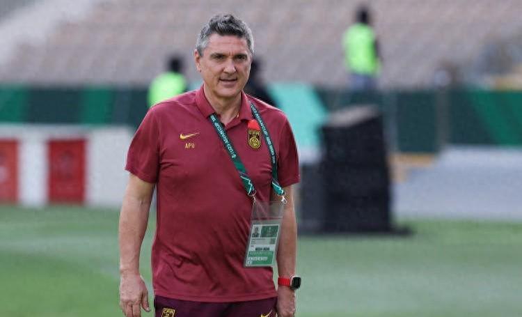 亚博-安东尼奥确定留任，U23国家队面临冲击，没想到功勋主帅这样回应